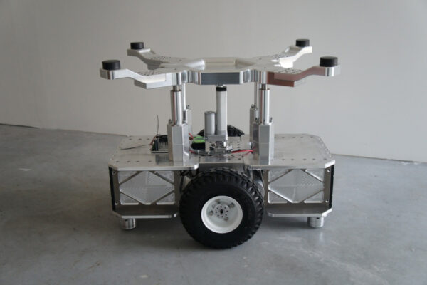 Concevoir un robot destiné à la logistique, capable de déplacer des étagères